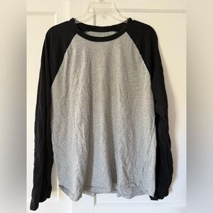 Men’s Gap Gray & Black Raglan Tee Sz L Baseball Sport Casual Gorpcore Normcore